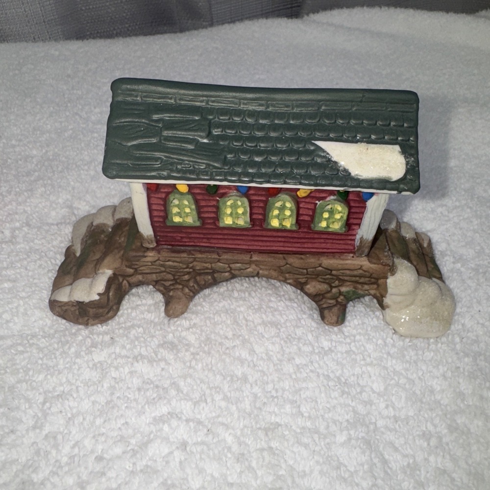 Cobblestone Corners 2002 Christmas Village Porcelain Covered Foot Bridge